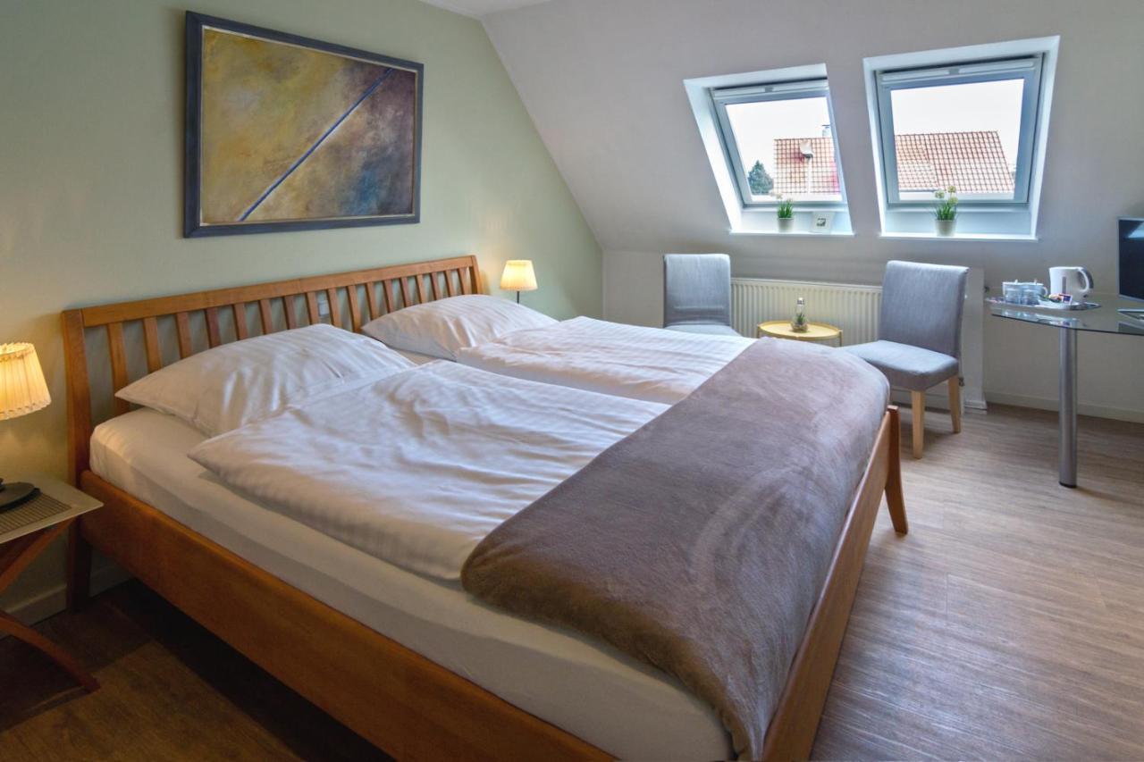 Hotel Am Elisabethufer Jever Luaran gambar